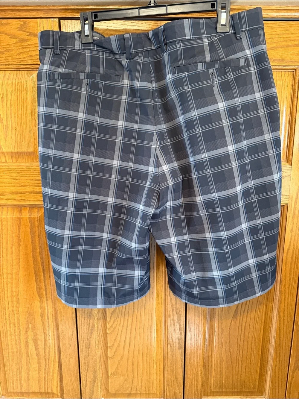 Tommy Armour Men's Gray Plaid Flat-Front Performance Shorts- Size 40 Waist